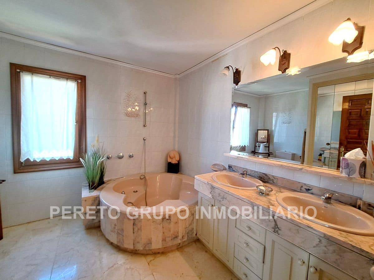 2 soveværelse Penthouse til salg i Denia med swimmingpool garage - € 477.000 (Ref: 9345690)