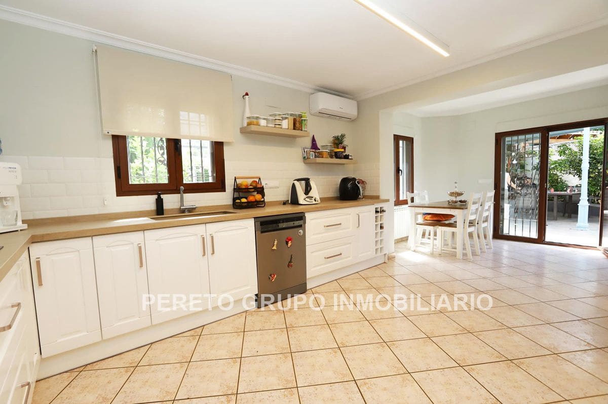 4 makuuhuone Huvila myytävänä paikassa Denia mukana uima-altaan 
autotalli - 595 000 € (Ref: 9352799)