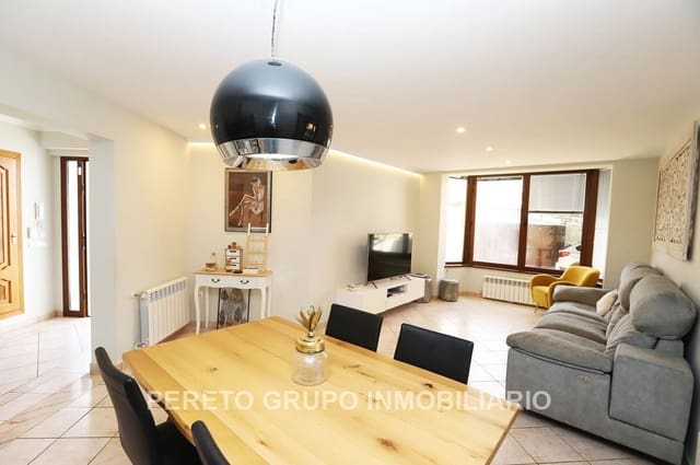 4 makuuhuone Huvila myytävänä paikassa El Montgó, Dénia mukana uima-altaan 
autotalli - 595 000 € (Ref: 9352799)