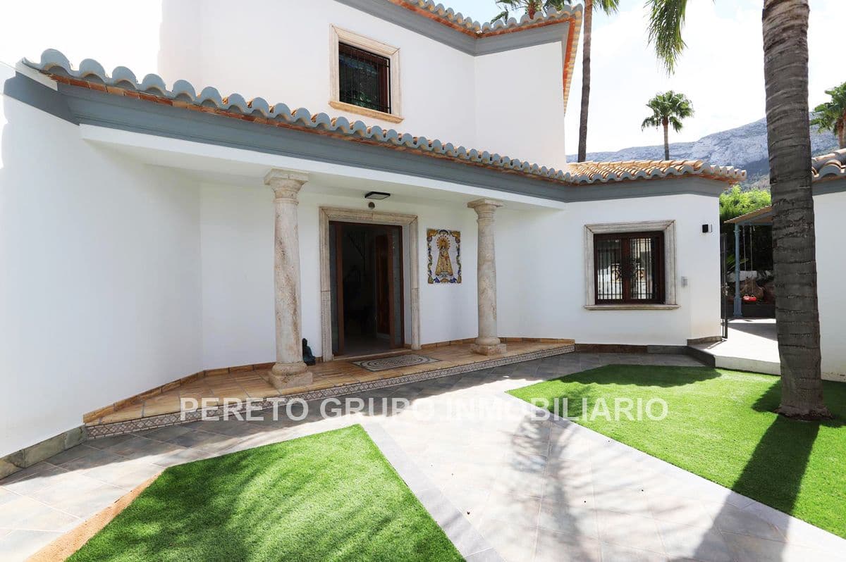 4 makuuhuone Huvila myytävänä paikassa Denia mukana uima-altaan 
autotalli - 595 000 € (Ref: 9352799)