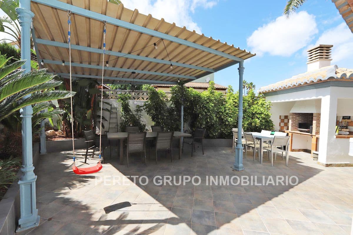 4 makuuhuone Huvila myytävänä paikassa Denia mukana uima-altaan 
autotalli - 595 000 € (Ref: 9352799)