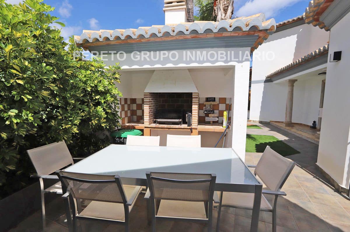 4 makuuhuone Huvila myytävänä paikassa Denia mukana uima-altaan 
autotalli - 595 000 € (Ref: 9352799)