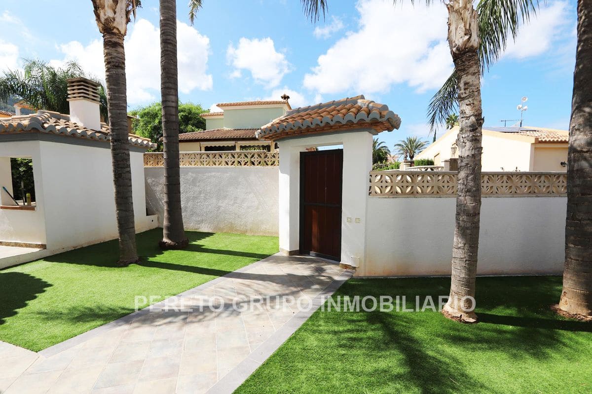 4 makuuhuone Huvila myytävänä paikassa Denia mukana uima-altaan 
autotalli - 595 000 € (Ref: 9352799)