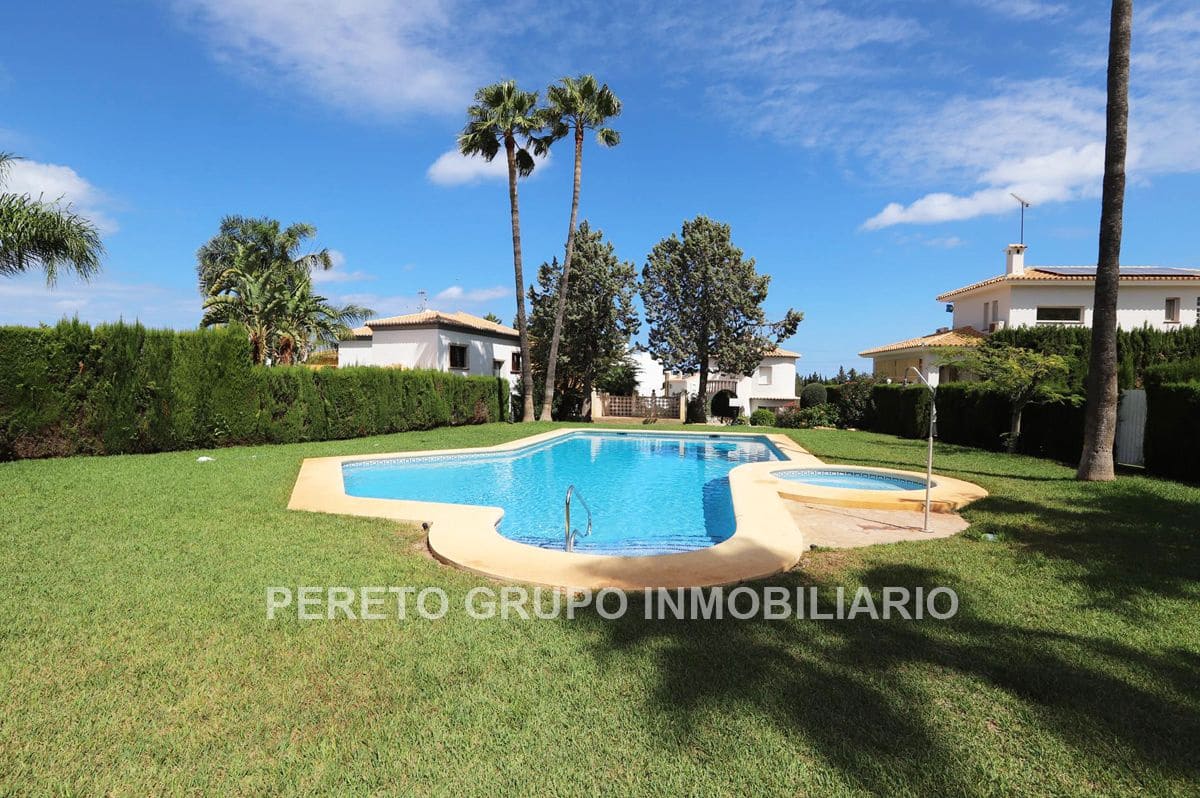 4 makuuhuone Huvila myytävänä paikassa Denia mukana uima-altaan 
autotalli - 595 000 € (Ref: 9352799)