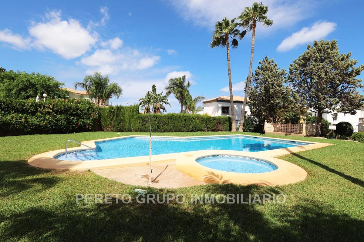 4 makuuhuone Huvila myytävänä paikassa Denia mukana uima-altaan 
autotalli - 595 000 € (Ref: 9352799)