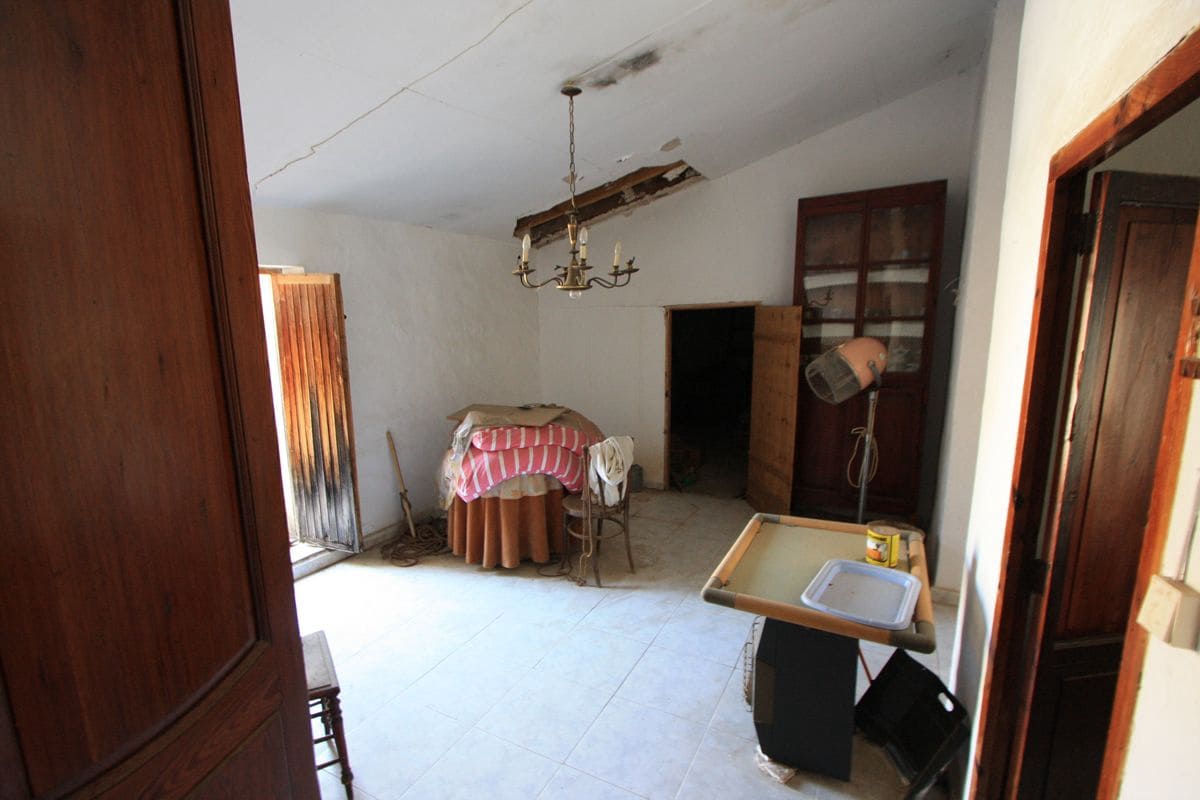 8 bedroom Townhouse for sale in El Vergel / Verger with garage - € 195,000 (Ref: 9357477)