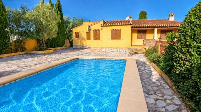 2 sovrum Villa till salu i Orba med pool garage - 370 000 € (Ref: 9481596)