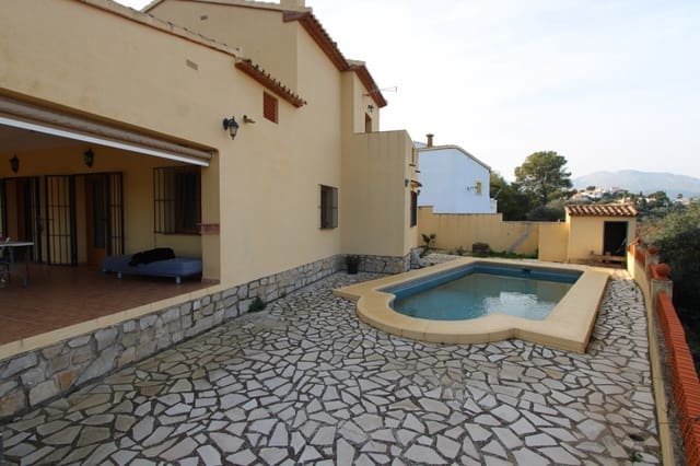 4 bedroom Villa for sale in Orba with pool garage - € 450,000 (Ref: 9511368)