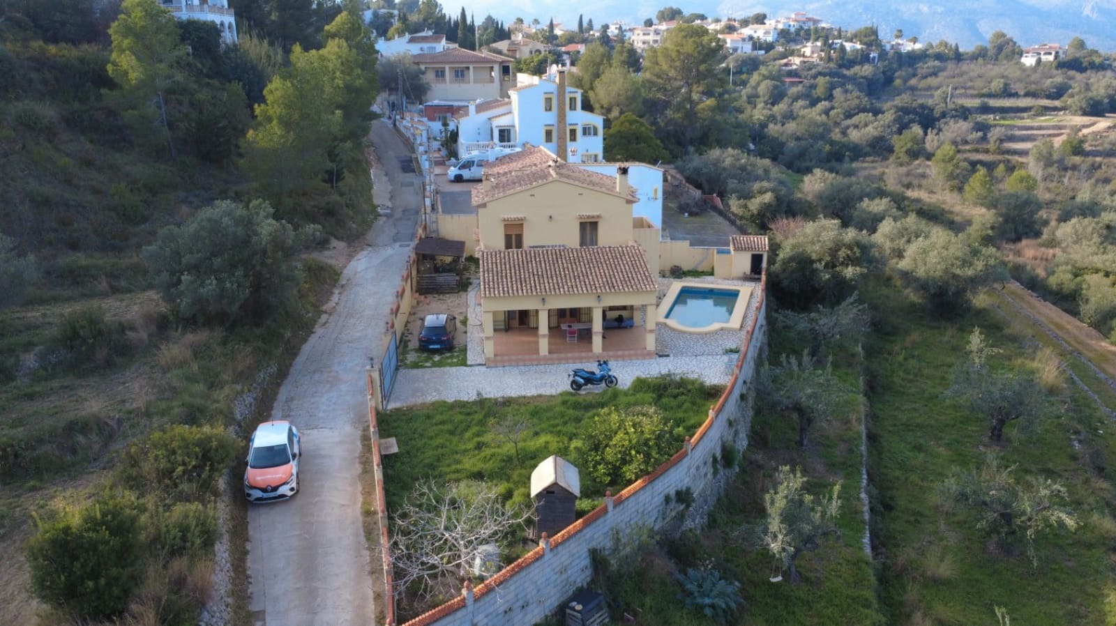 4 bedroom Villa for sale in Orba with pool garage - € 450,000 (Ref: 9511368)