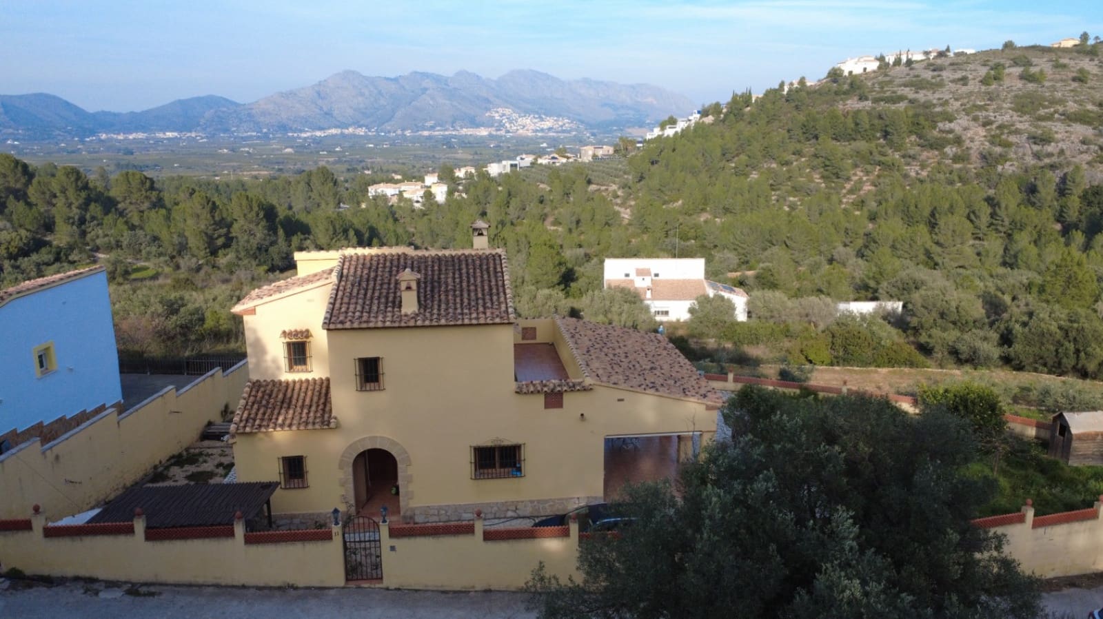 4 bedroom Villa for sale in Orba with pool garage - € 450,000 (Ref: 9511368)