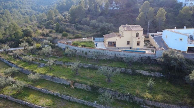 4 bedroom Villa for sale in Orba with pool garage - € 450,000 (Ref: 9511368)