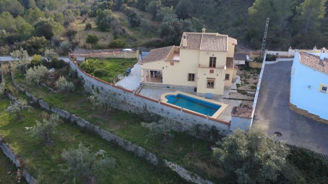 4 bedroom Villa for sale in Orba with pool garage - € 450,000 (Ref: 9511368)