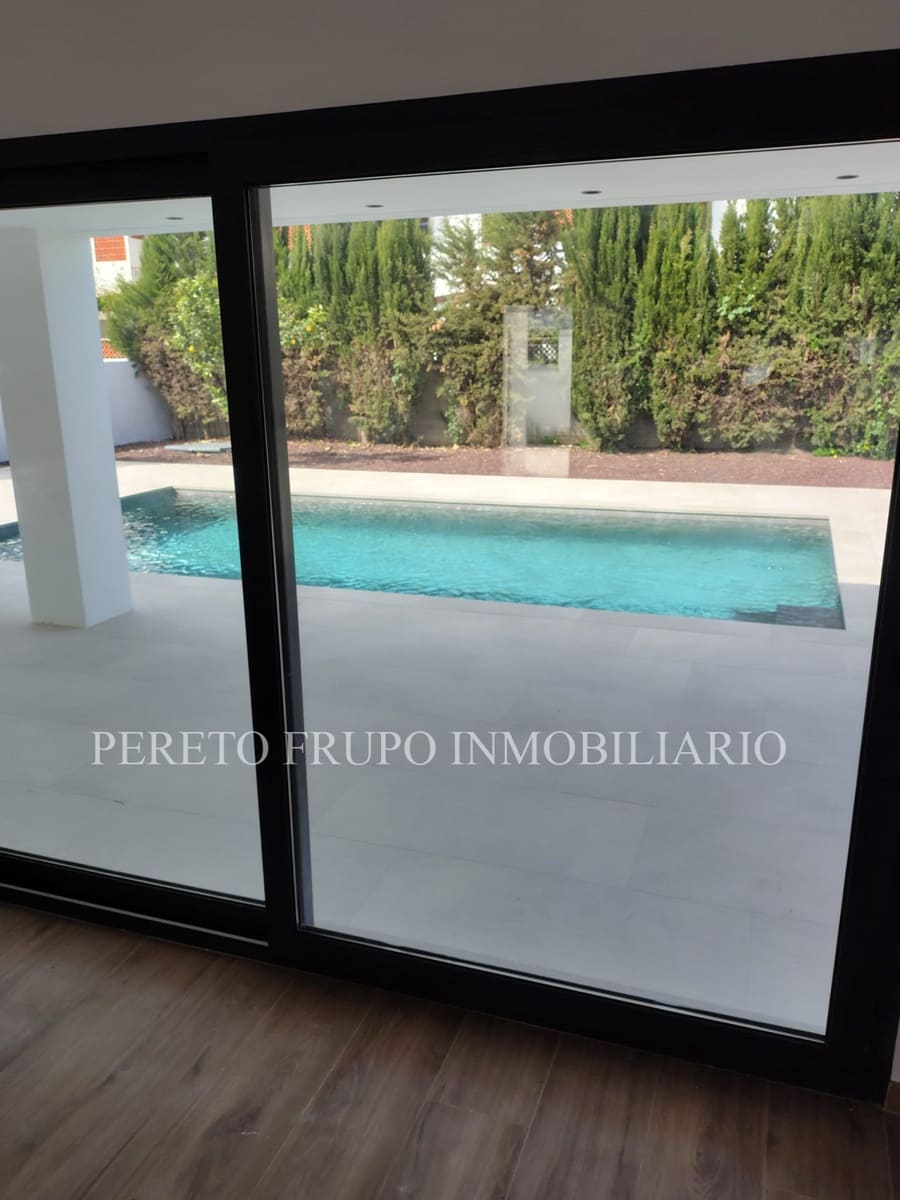 3 bedroom Villa for sale in Denia with pool garage - € 1,090,000 (Ref: 9511369)