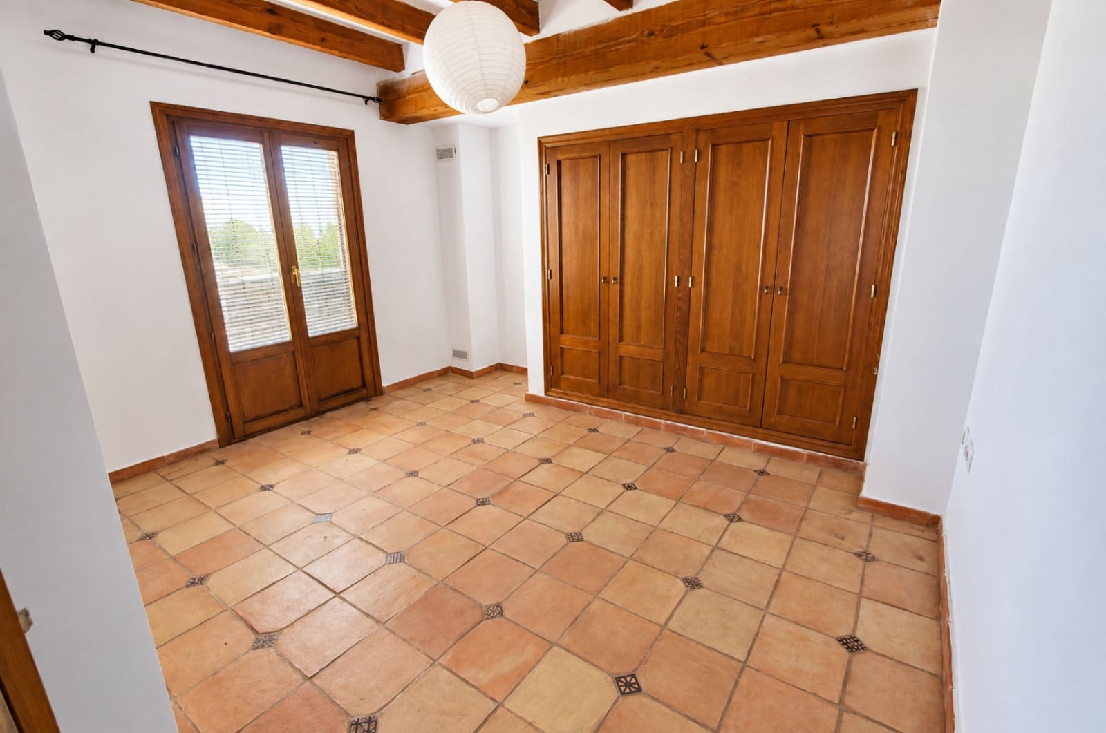 5 bedroom Villa for sale in Orba with pool garage - € 690,000 (Ref: 9528994)