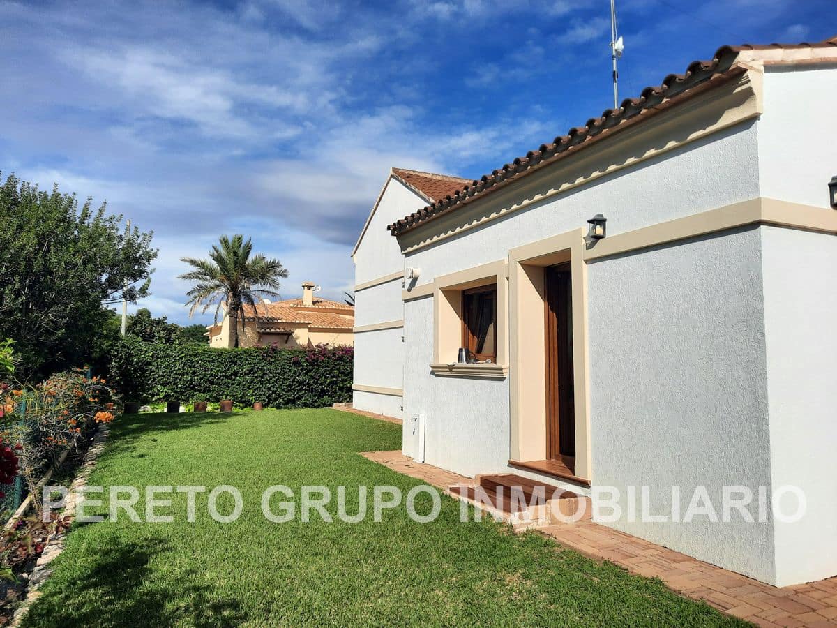 4 slaapkamer Villa te koop in Denia met zwembad garage - € 980.000 (Ref: 9602827)