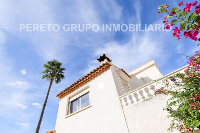 4 makuuhuone Huvila myytävänä paikassa El Montgó, Dénia mukana uima-altaan 
autotalli - 357 000 € (Ref: 9606803)