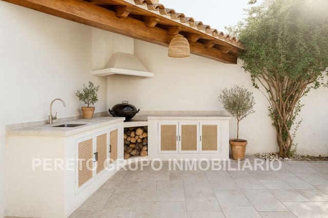 4 makuuhuone Huvila myytävänä paikassa El Montgó, Dénia mukana uima-altaan 
autotalli - 357 000 € (Ref: 9606803)