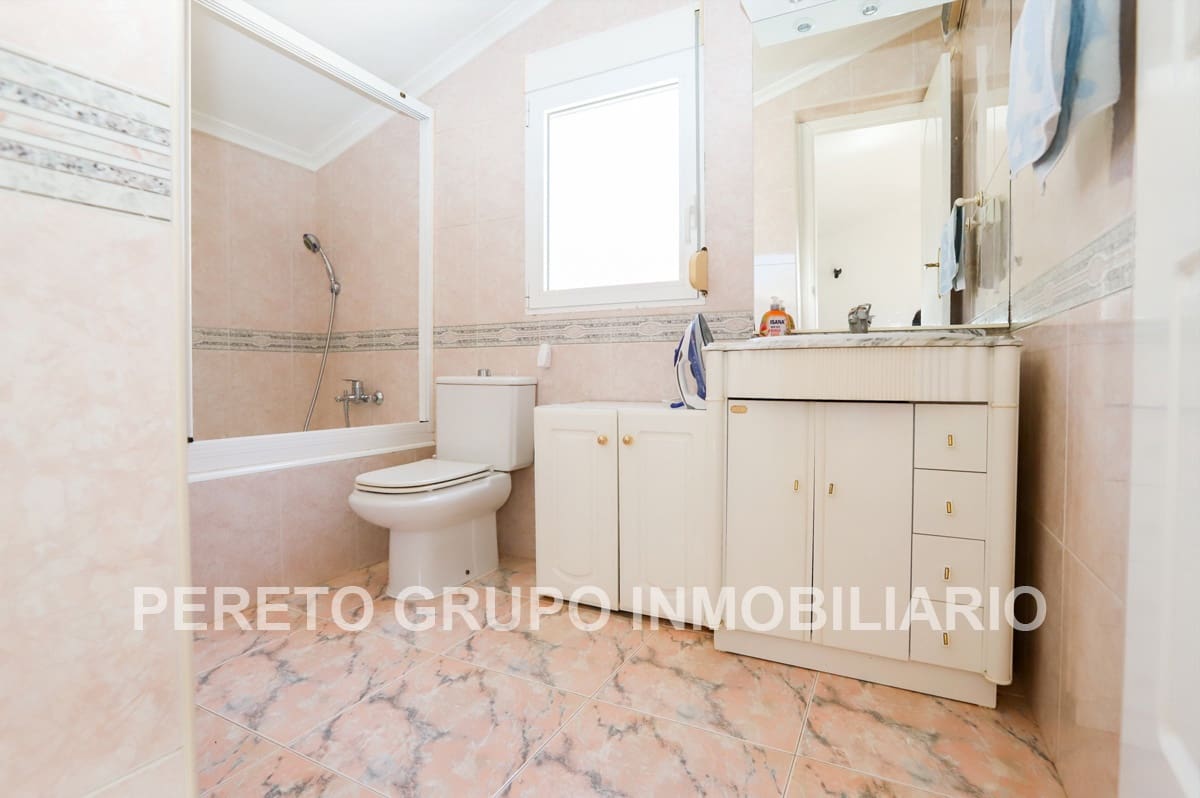 4 bedroom Villa for sale in Denia with pool garage - € 357,000 (Ref: 9606803)