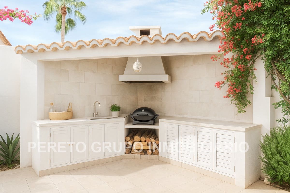 4 bedroom Villa for sale in Denia with pool garage - € 357,000 (Ref: 9606803)