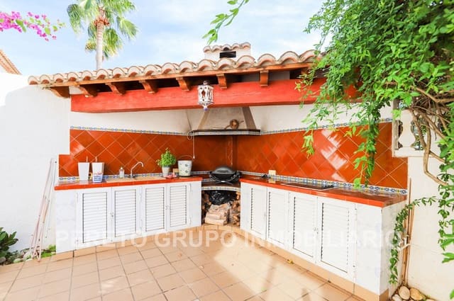 4 makuuhuone Huvila myytävänä paikassa El Montgó, Dénia mukana uima-altaan 
autotalli - 357 000 € (Ref: 9606803)