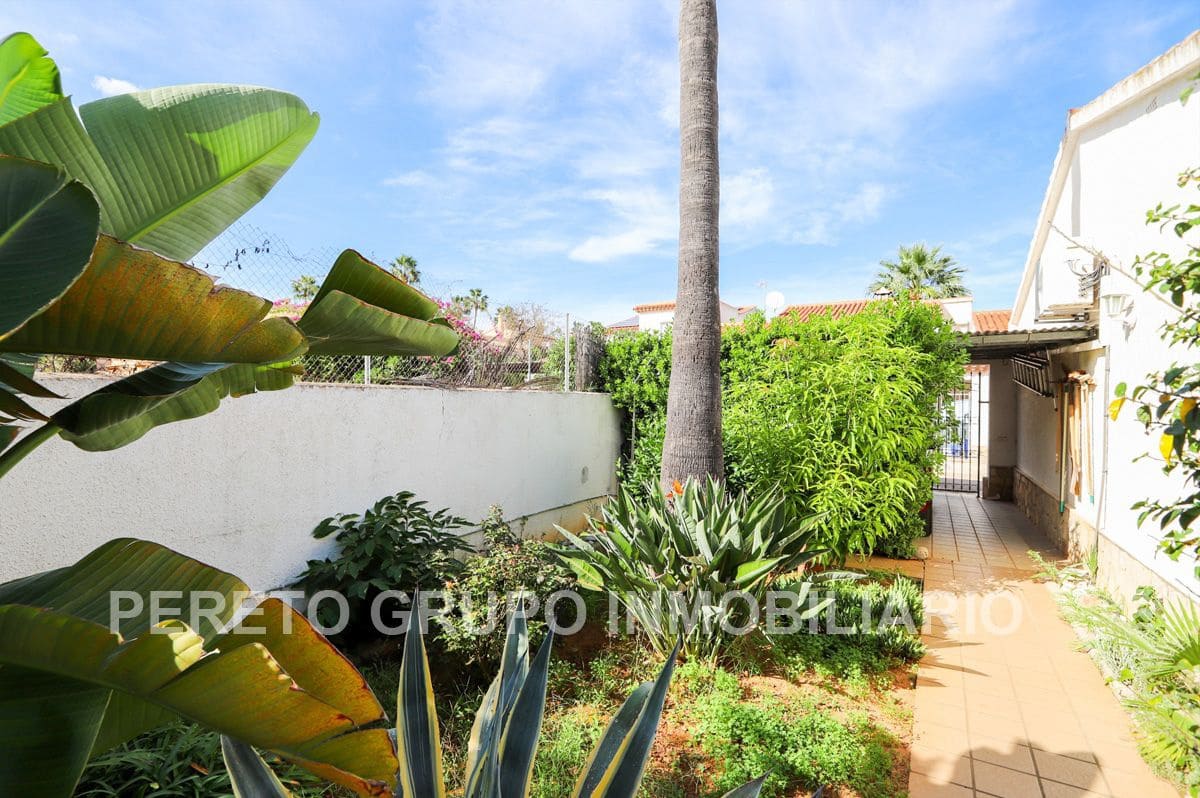 4 bedroom Villa for sale in Denia with pool garage - € 357,000 (Ref: 9606803)