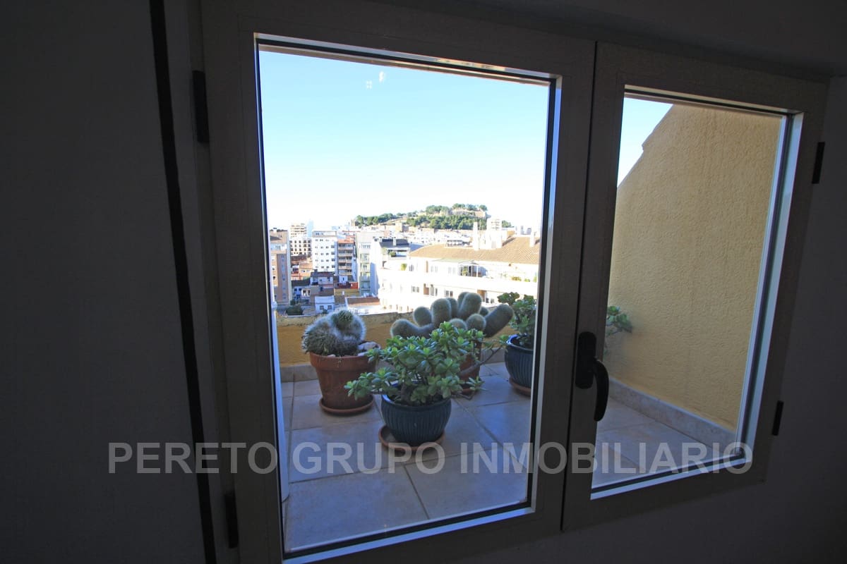 3 quarto Penthouse para venda em Denia com piscina garagem - 390 000 € (Ref: 9606805)