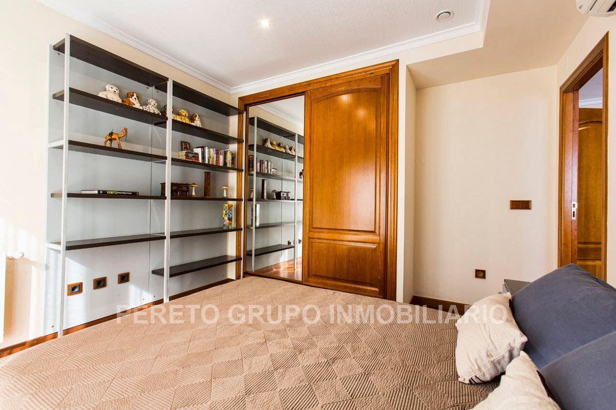 5 makuuhuone Huvila myytävänä paikassa Denia mukana 
autotalli - 2 000 000 € (Ref: 9606810)