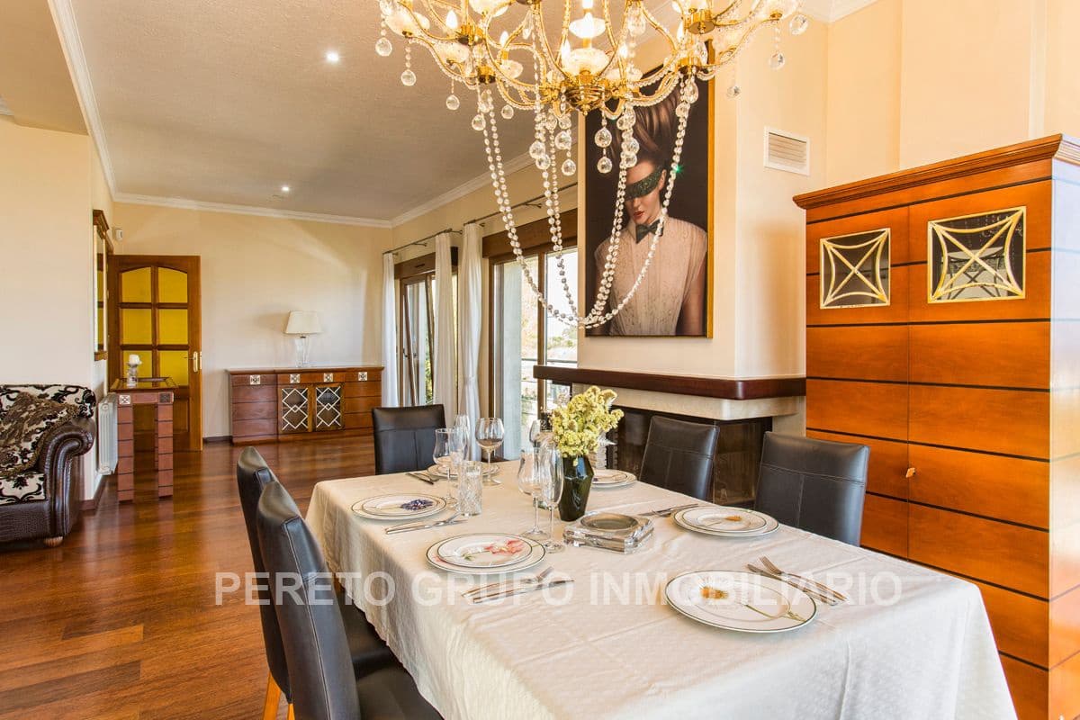 5 makuuhuone Huvila myytävänä paikassa Denia mukana 
autotalli - 2 000 000 € (Ref: 9606810)