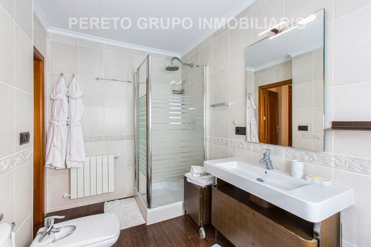 5 makuuhuone Huvila myytävänä paikassa Denia mukana 
autotalli - 2 000 000 € (Ref: 9606810)