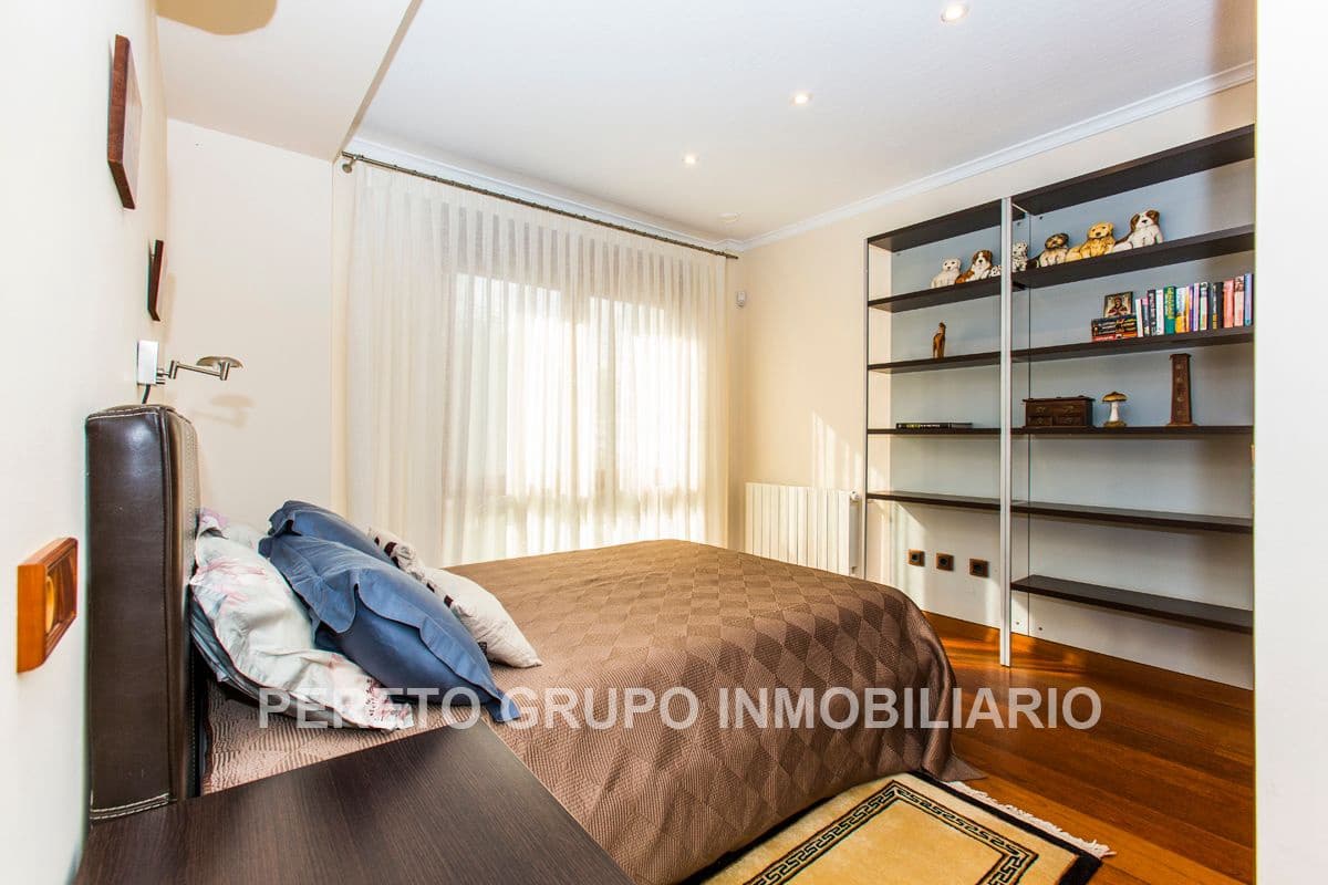 5 makuuhuone Huvila myytävänä paikassa Denia mukana 
autotalli - 2 000 000 € (Ref: 9606810)