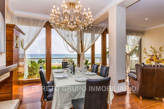 5 makuuhuone Huvila myytävänä paikassa Dénia mukana 
autotalli - 2 000 000 € (Ref: 9606810)