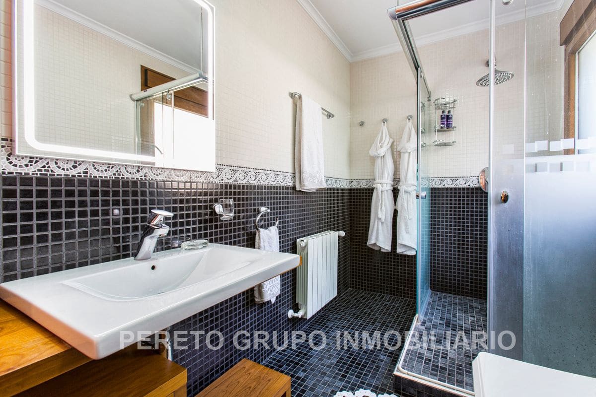 5 makuuhuone Huvila myytävänä paikassa Denia mukana 
autotalli - 2 000 000 € (Ref: 9606810)