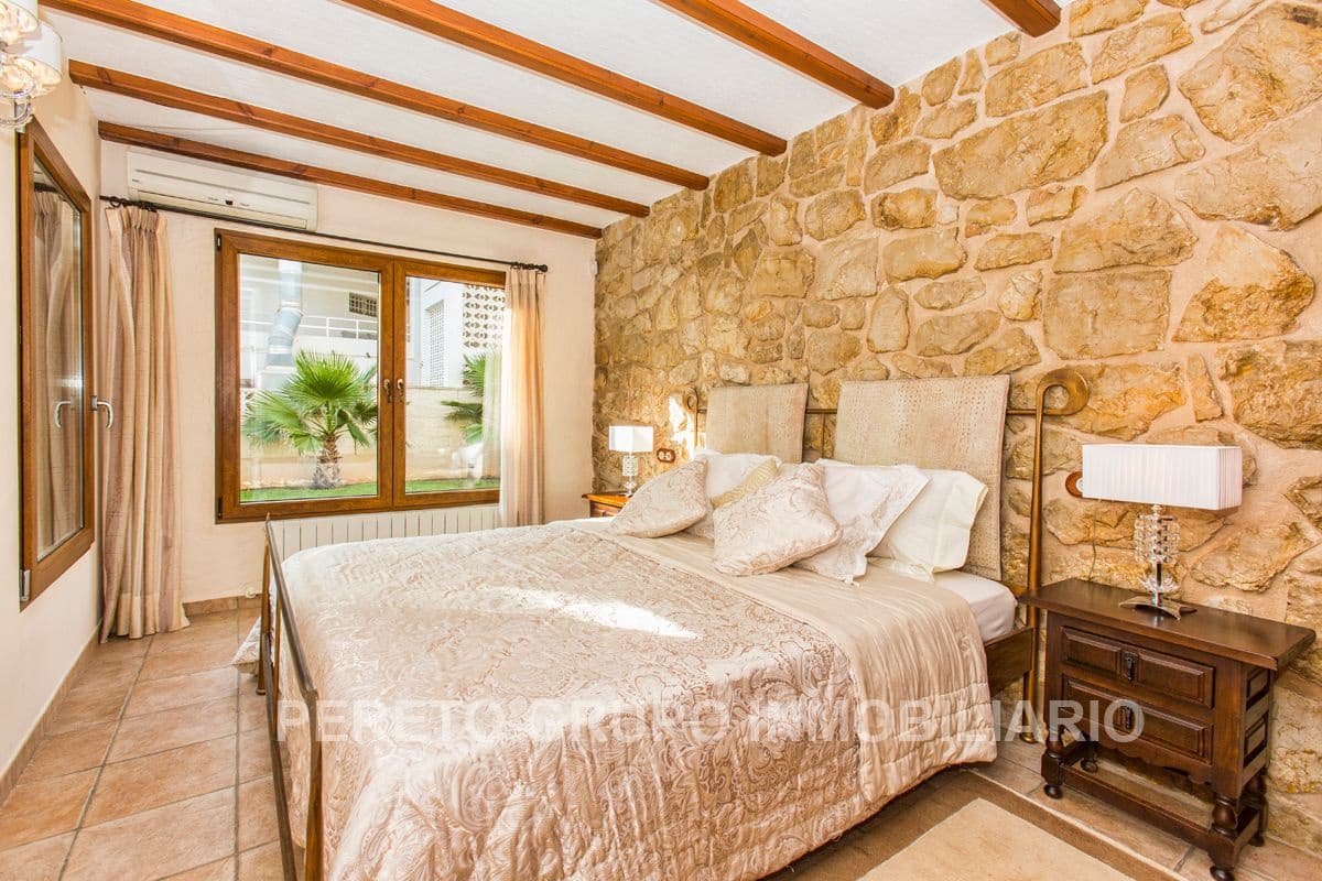 5 makuuhuone Huvila myytävänä paikassa Denia mukana 
autotalli - 2 000 000 € (Ref: 9606810)