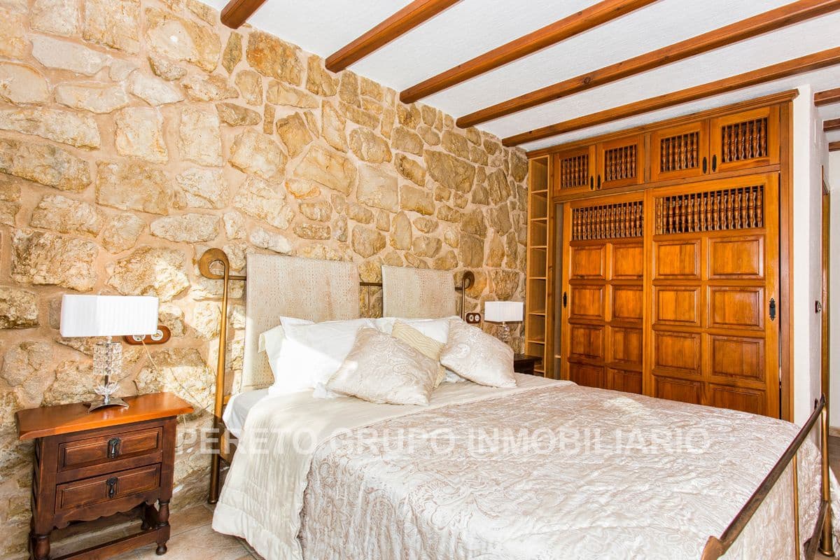 5 makuuhuone Huvila myytävänä paikassa Denia mukana 
autotalli - 2 000 000 € (Ref: 9606810)