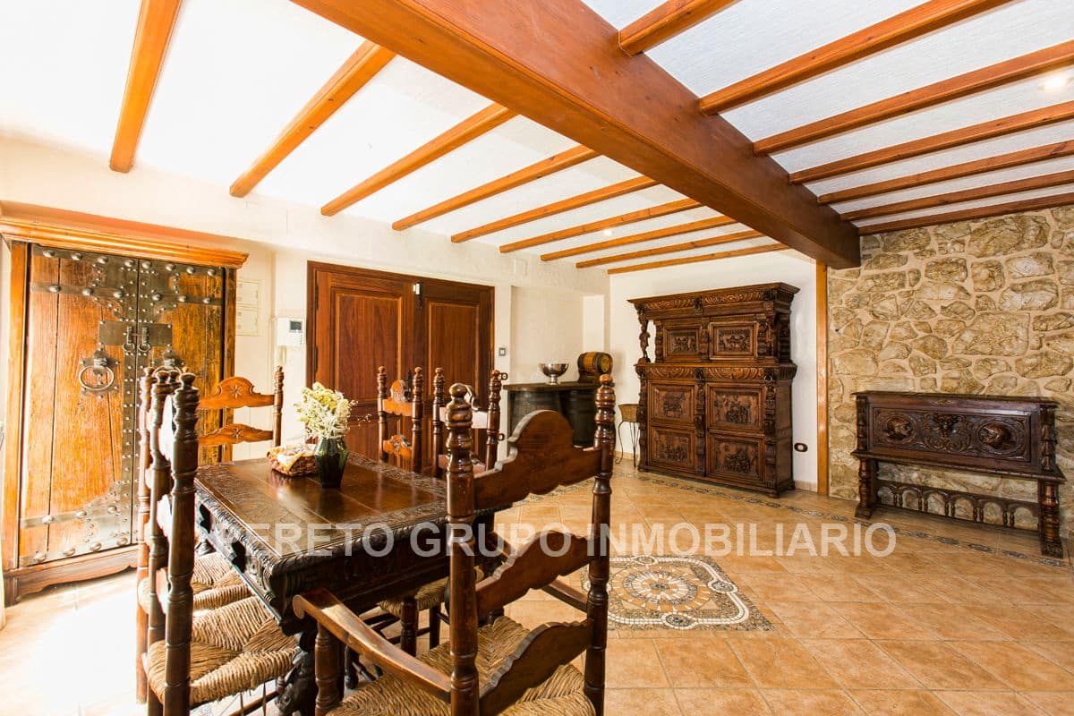 5 makuuhuone Huvila myytävänä paikassa Denia mukana 
autotalli - 2 000 000 € (Ref: 9606810)