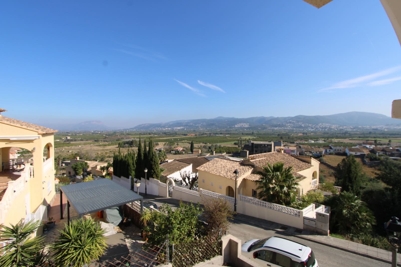 Chalet de 4 habitaciones en Tormos en venta con garaje - 425.000 € (Ref: 9640939)