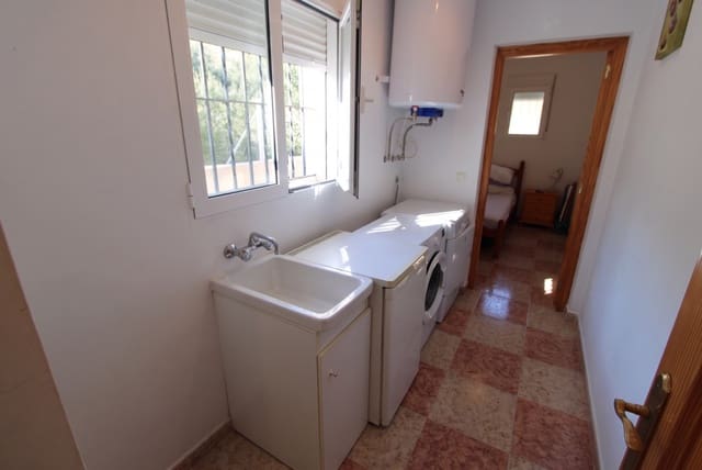Chalet de 4 habitaciones en Tormos en venta con garaje - 410.000 € (Ref: 9640939)
