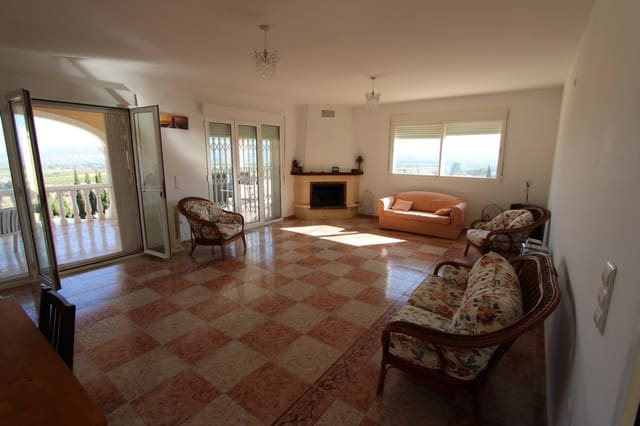 Chalet de 4 habitaciones en Tormos en venta con garaje - 410.000 € (Ref: 9640939)