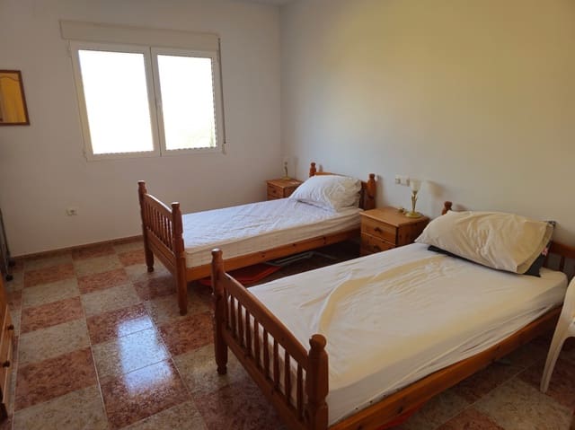 Chalet de 4 habitaciones en Tormos en venta con garaje - 410.000 € (Ref: 9640939)
