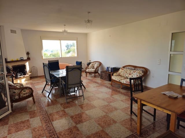 Chalet de 4 habitaciones en Tormos en venta con garaje - 410.000 € (Ref: 9640939)