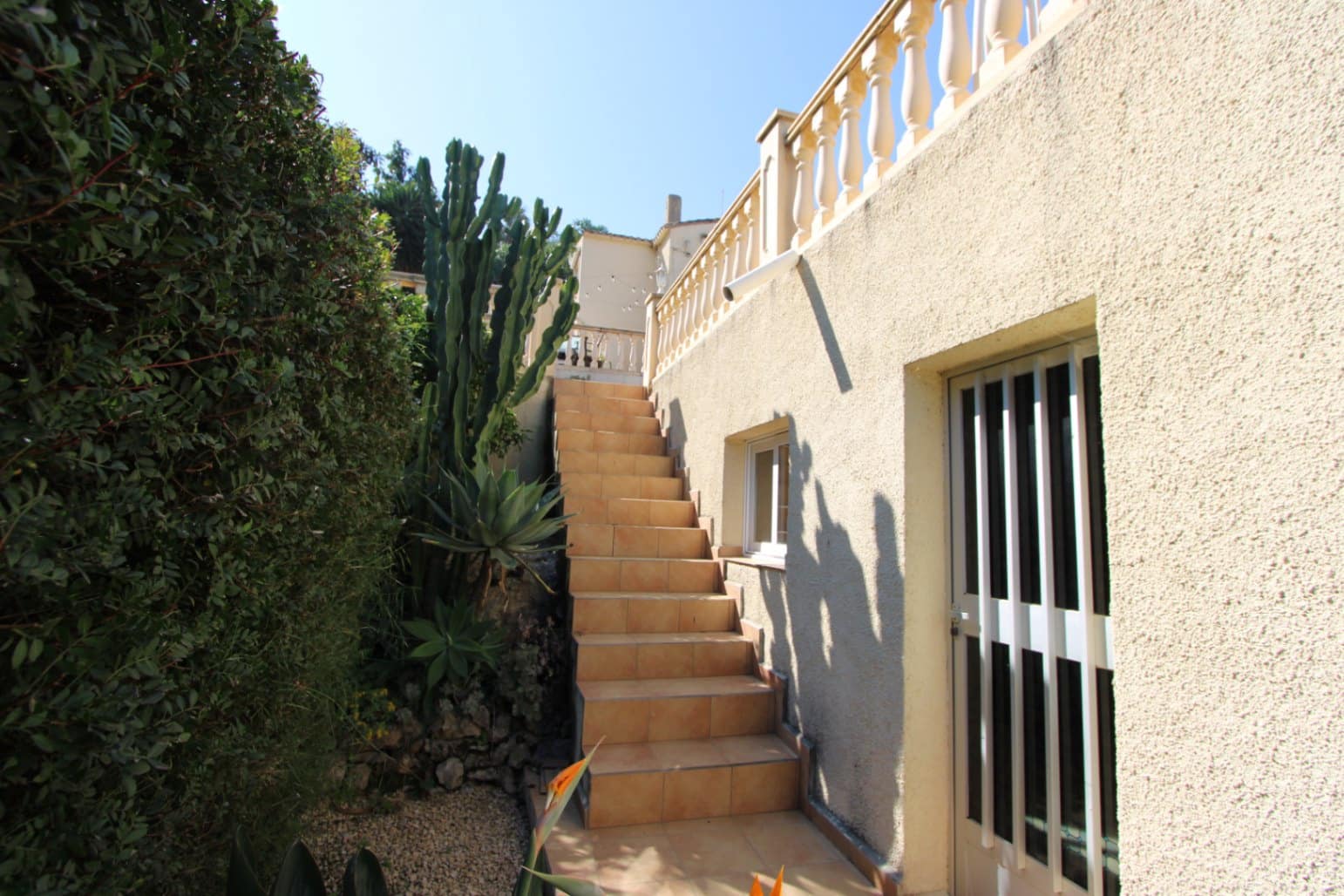 3 Zimmer Villa zu verkaufen in Orba mit Pool Garage - 485.000 € (Ref: 9646356)