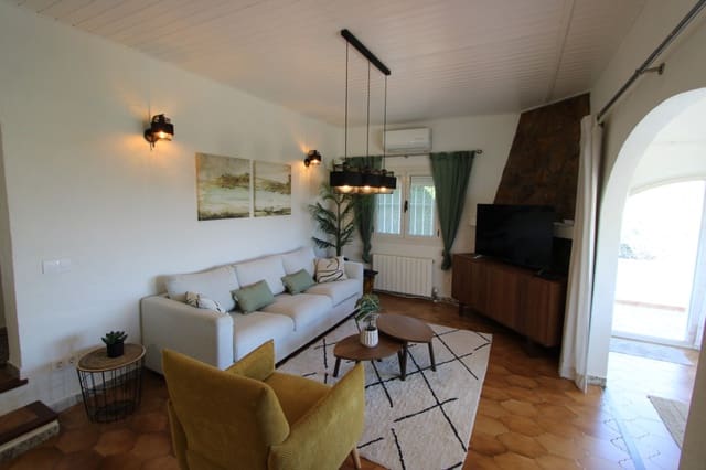 3 Zimmer Villa zu verkaufen in Orba mit Pool Garage - 485.000 € (Ref: 9646356)