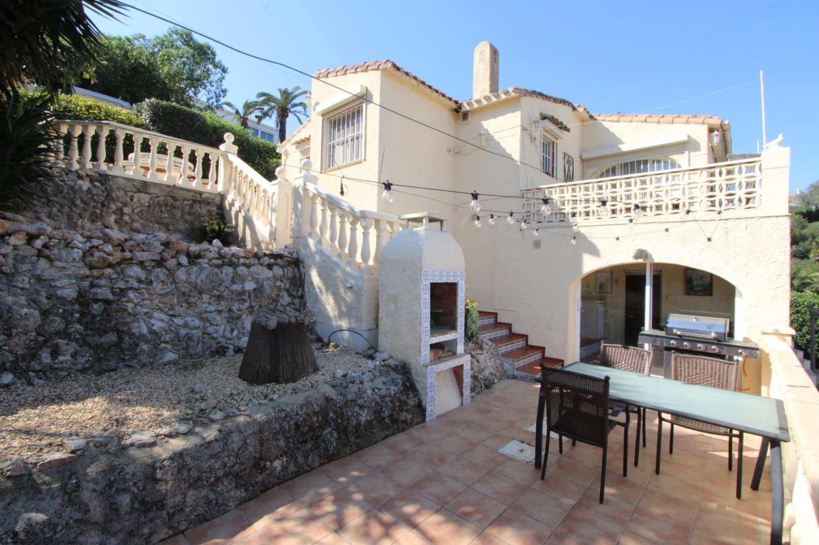 3 Zimmer Villa zu verkaufen in Orba mit Pool Garage - 485.000 € (Ref: 9646356)