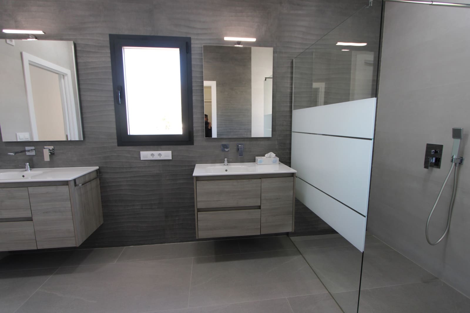 3 Zimmer Villa zu verkaufen in Orba mit Pool Garage - 1.400.000 € (Ref: 9646357)