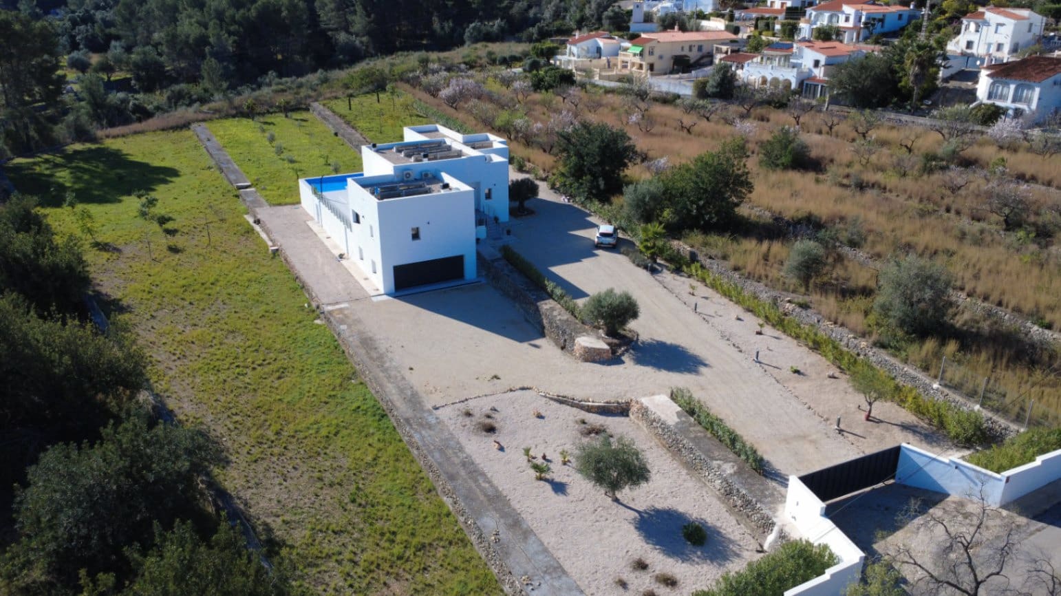 3 Zimmer Villa zu verkaufen in Orba mit Pool Garage - 1.400.000 € (Ref: 9646357)