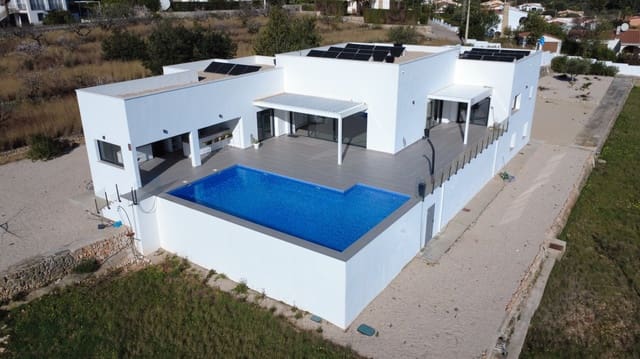 3 soveværelse Villa til salg i Orba med swimmingpool garage - € 1.400.000 (Ref: 9646357)