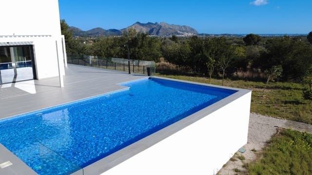 3 soveværelse Villa til salg i Orba med swimmingpool garage - € 1.400.000 (Ref: 9646357)