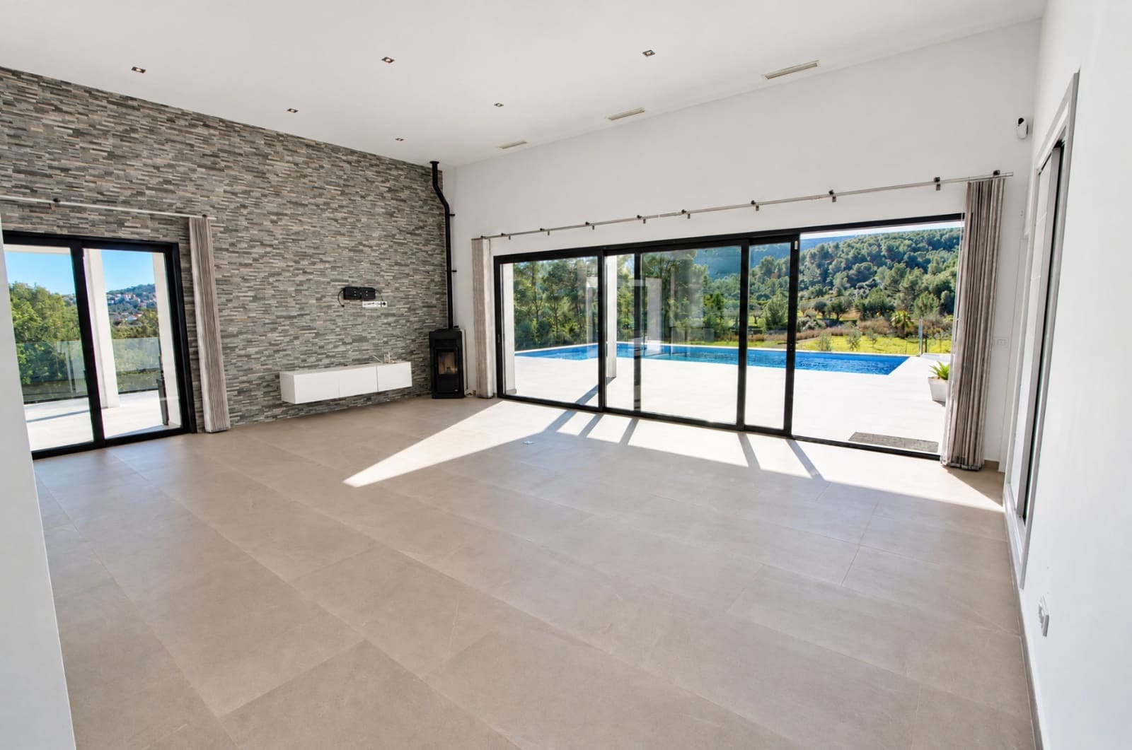 3 bedroom Villa for sale in Orba with pool garage - € 1,400,000 (Ref: 9646357)