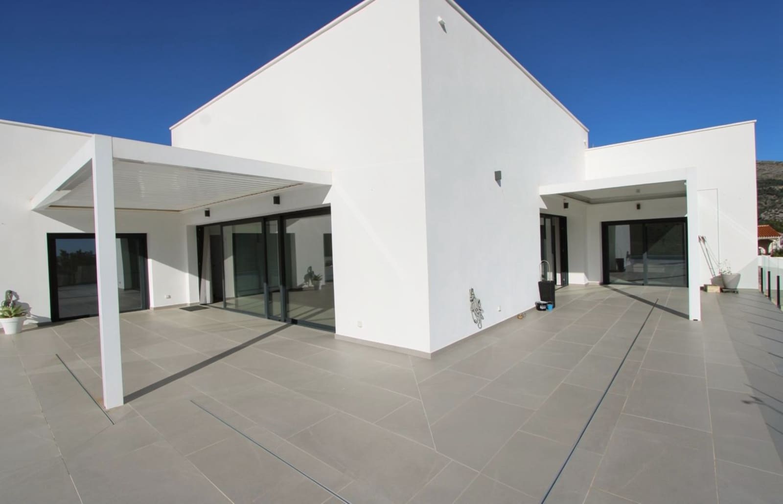3 bedroom Villa for sale in Orba with pool garage - € 1,400,000 (Ref: 9646357)