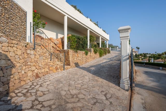 4 bedroom Villa for sale in Pedreguer with pool - € 1,250,000 (Ref: 9714169)